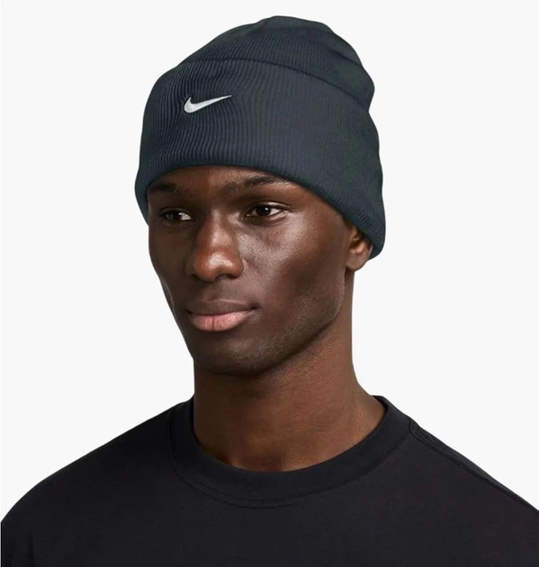 Шапка Nike Peak Black ONE SIZE Черный HF0187-390 - Фото 1 Шапка Nike Peak Black ONE SIZE Черный HF0187-390 - изображение 1