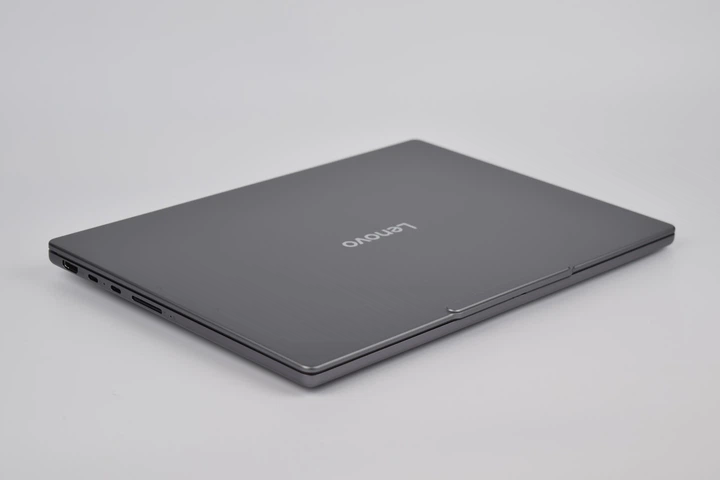 Ультрабук Lenovo IdeaPad Pro 5 14AKP10 Ryzen AI 5 340 / 24GB / 512GB / AMD Radeon 840M / 14" 2.8K OLED 120Hz / Win11 Ноутбук (с1515) - Refurbished - зображення 2