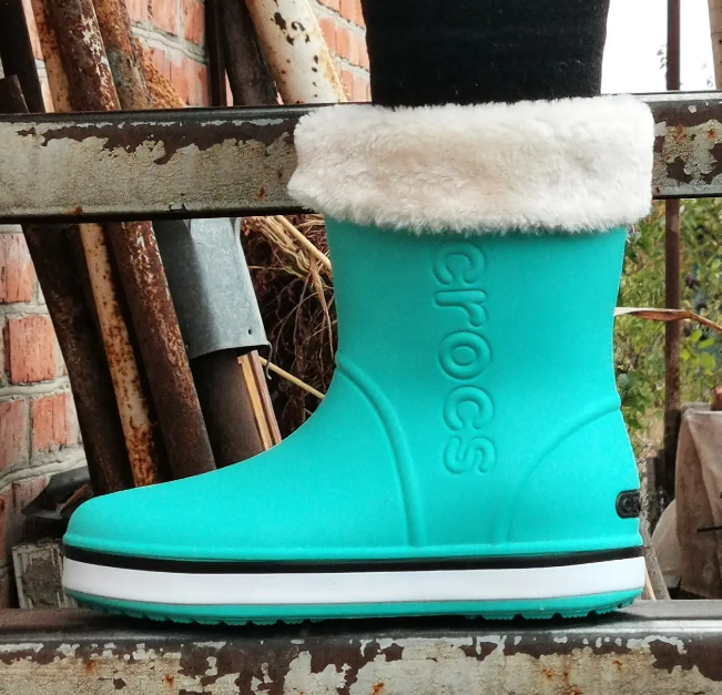 Женские теплые зимние резиновые полусапожки CROCS 38р (24 см) Бирюзовые - Фото 8 Женские теплые зимние резиновые полусапожки CROCS 38р (24 см) Бирюзовые - изображение 8