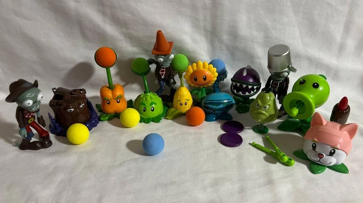 Набор фигурок Растения против Зомби Plants vs. Zombies 13 шт (1312) - Фото 1 Набор фигурок Растения против Зомби Plants vs. Zombies 13 шт (1312) - изображение 1