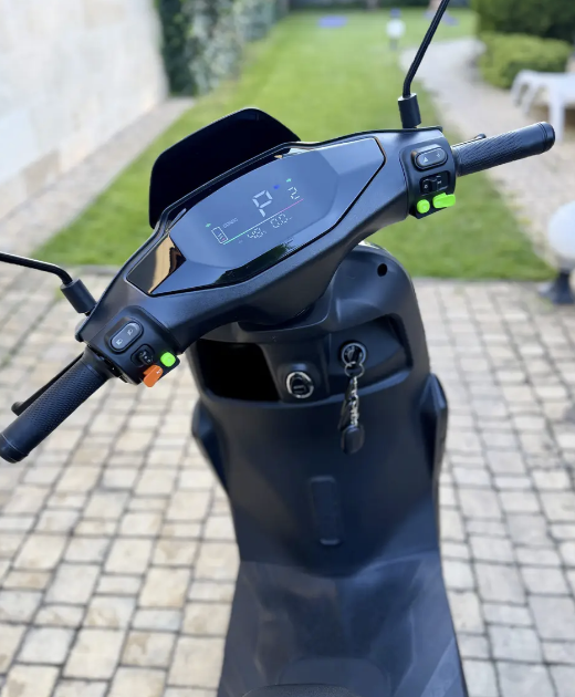 Електроскутер Corso IRON RN-719150 2000W 72V 30Ah LiFePO4 до 70 км/год - изображение 2