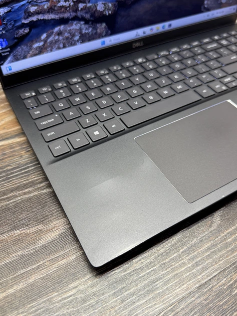 Ноутбук Dell Vostro 5502 15.6| FHD| intel core i7-1165G7| DDR4-16GB| SSD-500GB| Nvidia MX330 2GB - Б/В - Фото 7 Ноутбук Dell Vostro 5502 15.6| FHD| intel core i7-1165G7| DDR4-16GB| SSD-500GB| Nvidia MX330 2GB - Б/В - зображення 7