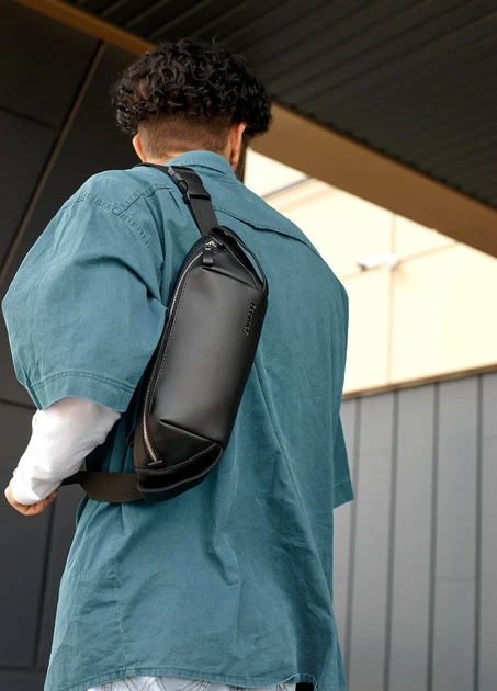 Сумка-бананка через плече Sambag Holster MSH екошкіра чорна з перфорацією 36х14х4 см - зображення 2