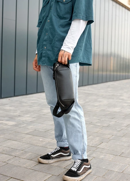 Сумка-бананка через плече Sambag Holster MSH екошкіра чорна з перфорацією 36х14х4 см - зображення 3
