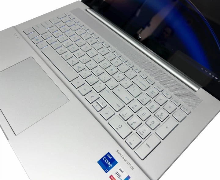 Ноутбук HP Envy 17-cr0013dx: Core i7-1260P / RAM 16 ГБ / SSD 512 ГБ / Intel Iris Xe Graphics / 17.3" IPS, Multi-touch / Б/В - Фото 4 Ноутбук HP Envy 17-cr0013dx: Core i7-1260P / RAM 16 ГБ / SSD 512 ГБ / Intel Iris Xe Graphics / 17.3" IPS, Multi-touch / Б/В - зображення 4