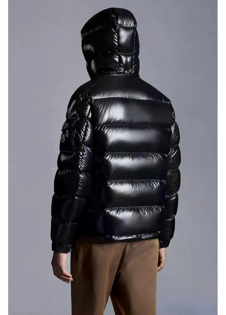 Чоловіча куртка Moncler Maya матова пуховик чорний XL 4460 - Фото 2 Чоловіча куртка Moncler Maya матова пуховик чорний XL 4460 - зображення 2