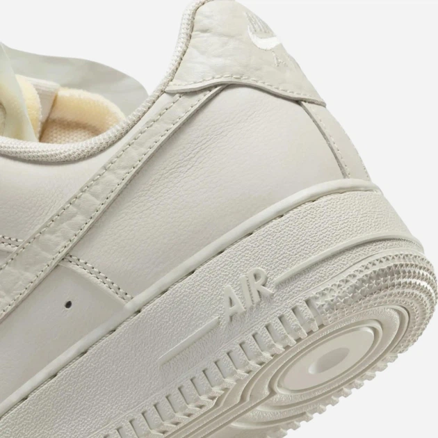 Жіночі кеди низькі Nike Air Force 1 Low PRM DN5463-001 36.5 (6US) 23 см Молочні (198480602569) - Фото 8 Жіночі кеди низькі Nike Air Force 1 Low PRM DN5463-001 36.5 (6US) 23 см Молочні (198480602569) - зображення 8