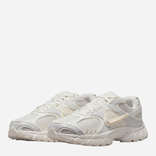 Жіночі кросівки Nike V5 RNR IQ0276-030 37.5 (6.5 US) 23.5 см Молочні (198727570446) - Фото 2 Жіночі кросівки Nike V5 RNR IQ0276-030 37.5 (6.5 US) 23.5 см Молочні (198727570446) - зображення 2
