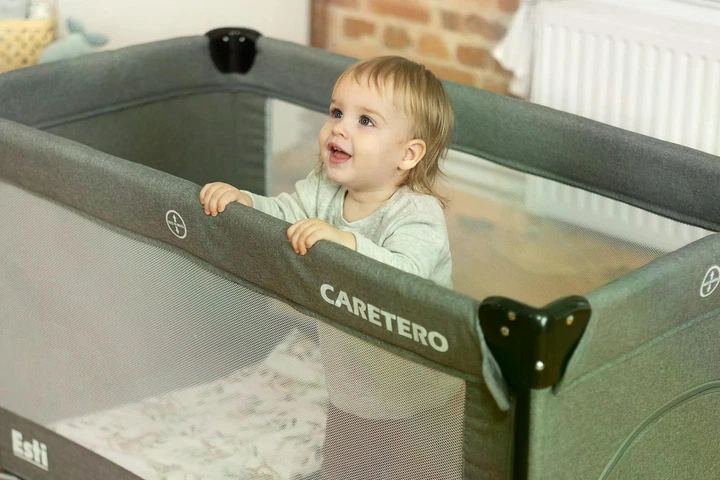 Ліжечко манеж Caretero Esti Black дитяче складне ліжечко з москітною сіткою для немовлят та малюків до 3 років, компактне і зручне для подорожей та дому - зображення 12