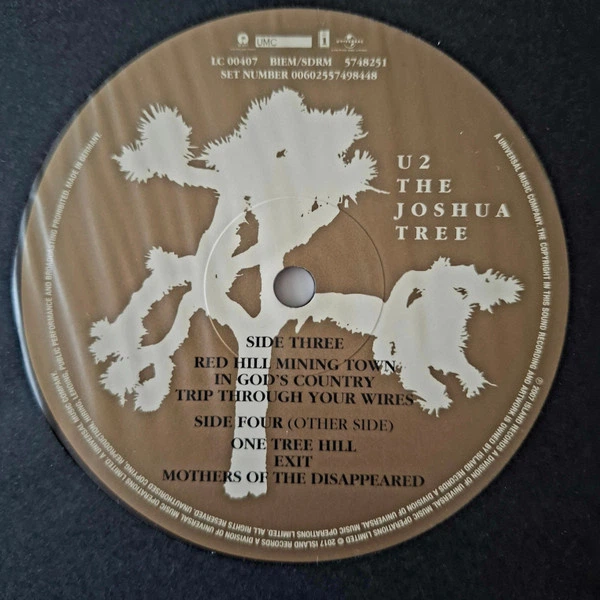 Вінілова платівка U2 - The Joshua Tree (Vinyl, LP, Album, Reissue, Remastered) - Фото 7 Вінілова платівка U2 - The Joshua Tree (Vinyl, LP, Album, Reissue, Remastered) - изображение 7