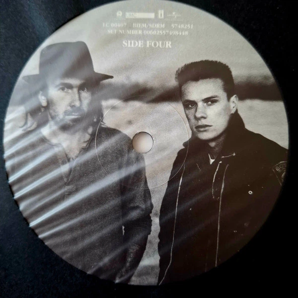 Вінілова платівка U2 - The Joshua Tree (Vinyl, LP, Album, Reissue, Remastered) - Фото 8 Вінілова платівка U2 - The Joshua Tree (Vinyl, LP, Album, Reissue, Remastered) - изображение 8