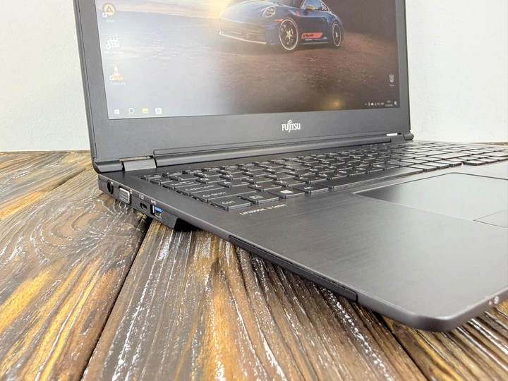 Ноутбук Fujitsu Lifebook U759 (15.6" FHD IPS,Core i5-8365u,Intel UHD 630) (6642) Б/У - изображение 4