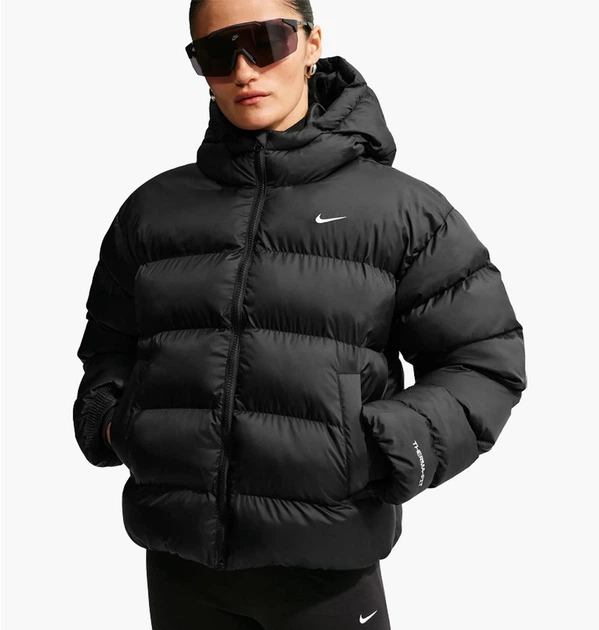 Куртка женская Nike Therma-Fit Classic Puffer Black S Черный IF5931-010 - Фото 1 Куртка женская Nike Therma-Fit Classic Puffer Black S Черный IF5931-010 - изображение 1