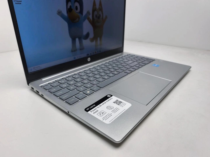 Ноутбук Hewlett Packard 15.6 HP 15 FHD IPS/Intel Core i3-N305/8GB/256GB SSD/Intel UHD Graphics/DOS/Silver (14399) Б/в - Фото 5 Ноутбук Hewlett Packard 15.6 HP 15 FHD IPS/Intel Core i3-N305/8GB/256GB SSD/Intel UHD Graphics/DOS/Silver (14399) Б/в - зображення 5