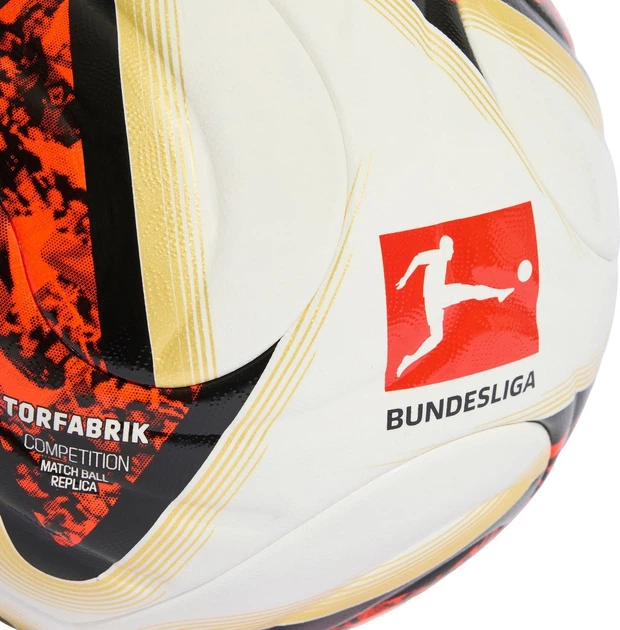 Piłka nożna Adidas Bundesliga 26/27 Torfabrik Competition Biało-pomarańczowo-złota (4069996815865) - Zdjęcie 4 Piłka nożna Adidas Bundesliga 26/27 Torfabrik Competition Biało-pomarańczowo-złota (4069996815865) - obraz 4