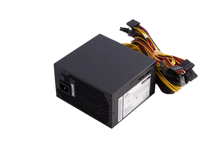 Блок питания FSP ATX-700W PNR PRO 700 Вт 120 мм тихий вентилятор - Фото 3 Блок питания FSP ATX-700W PNR PRO 700 Вт 120 мм тихий вентилятор - изображение 3