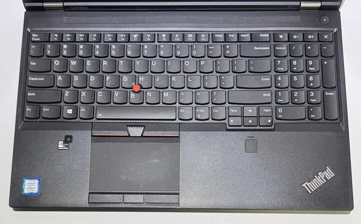Мобільна робоча станція Lenovo ThinkPad P51 / 15.6" (3840x2160) IPS / Intel Core i7-7700HQ (4 (8) ядра по 2.8 - 3.8 GHz) / 16 GB DDR4 / 256 GB SSD / nVidia Quadro M1200, 4 GB GDDR5, 128-bit / WebCam / Windows 11 Pro б/в - зображення 3