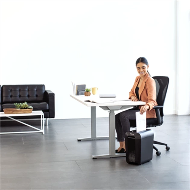 Шредер Fellowes Powershred LX65 P-4 22 л Black (043859764792) - Фото 4 Шредер Fellowes Powershred LX65 P-4 22 л Black (043859764792) - изображение 4