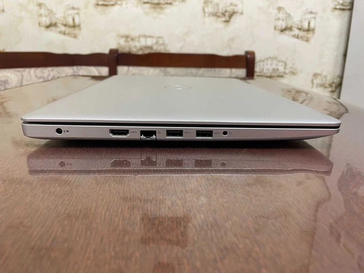 Ноутбук Dell Inspiron 5570 / 15.6" (1920x1080) IPS / Intel Core i7-8550U (4 (8) ядра по 1.8 - 4.0 GHz) / 16 GB DDR4 / 256 GB SSD / Intel UHD Graphics 620 / WebCam / DVD-ROM б/у - Фото 5 Ноутбук Dell Inspiron 5570 / 15.6" (1920x1080) IPS / Intel Core i7-8550U (4 (8) ядра по 1.8 - 4.0 GHz) / 16 GB DDR4 / 256 GB SSD / Intel UHD Graphics 620 / WebCam / DVD-ROM б/у - изображение 5