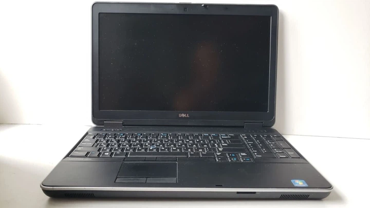 Игровой ноутбук Dell Latitude E6540 / 15.6" (1920x1080) TN / Intel Core i7-4800MQ (4 (8) ядра по 2.7 - 3.7 GHz) / 16 GB DDR3 / 480 GB SSD / AMD Radeon HD 8790M, 2 GB GDDR5, 128-bit / WebCam / DVD-ROM б/у - Фото 2 Игровой ноутбук Dell Latitude E6540 / 15.6" (1920x1080) TN / Intel Core i7-4800MQ (4 (8) ядра по 2.7 - 3.7 GHz) / 16 GB DDR3 / 480 GB SSD / AMD Radeon HD 8790M, 2 GB GDDR5, 128-bit / WebCam / DVD-ROM б/у - изображение 2