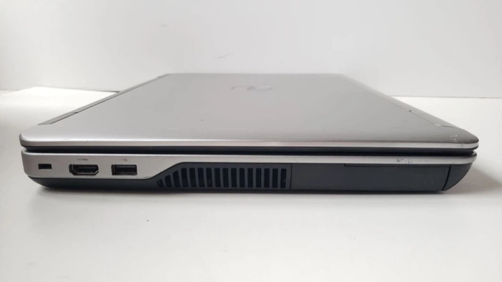 Игровой ноутбук Dell Latitude E6540 / 15.6" (1920x1080) TN / Intel Core i7-4800MQ (4 (8) ядра по 2.7 - 3.7 GHz) / 16 GB DDR3 / 480 GB SSD / AMD Radeon HD 8790M, 2 GB GDDR5, 128-bit / WebCam / DVD-ROM б/у - Фото 5 Игровой ноутбук Dell Latitude E6540 / 15.6" (1920x1080) TN / Intel Core i7-4800MQ (4 (8) ядра по 2.7 - 3.7 GHz) / 16 GB DDR3 / 480 GB SSD / AMD Radeon HD 8790M, 2 GB GDDR5, 128-bit / WebCam / DVD-ROM б/у - изображение 5