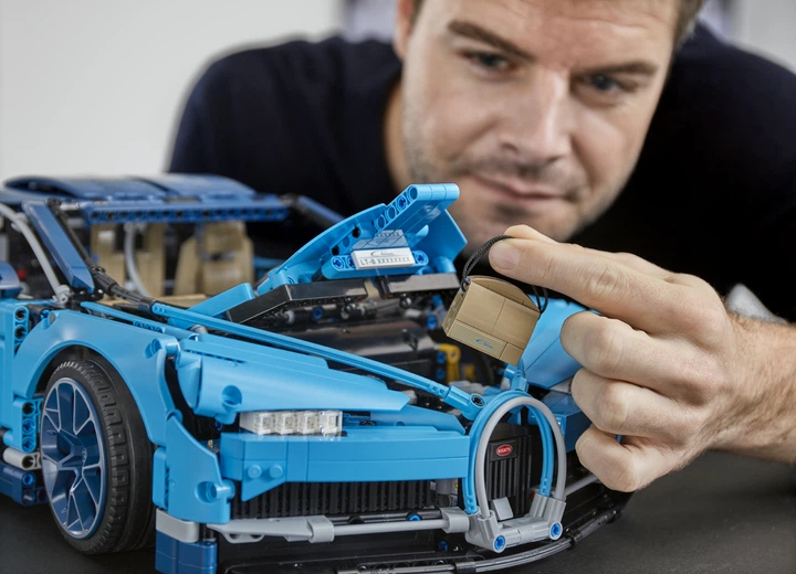 Конструктор LEGO Technic Bugatti Chiron 3599 деталей (42083) - зображення 2