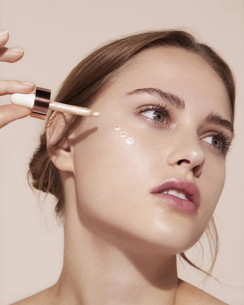Rozświetlacz do twarzy L'Oreal Paris Glow Mon Amour w płynie 1 Champagne 15 ml (3600523560899) - obraz 4
