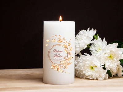 Интерьерная свеча Didiart с именным принтом на заказ цилиндрическая белая 7x15 см
