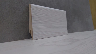 Плинтус Супер Профиль Вудлайн Крем 2800x80x21 Бежевый 1682vkr