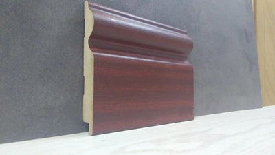 Плинтус Супер Профиль Махонь 16110 2800x110x16 Темно рыжий 16110m