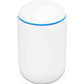 Точка доступа Wi-Fi Ubiquiti UDM