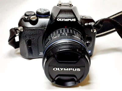 Зеркальный фотоаппарат Olympus E-450 Б/У
