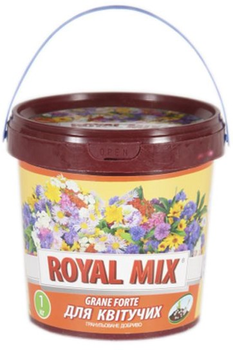 Удобрение для цветущих растений Royal Mix 1 кг (4820072973400)