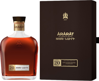 Бренди ARARAT Наири 20 лет выдержки 0.5 л 40% в подарочной упаковке (4850001002123)