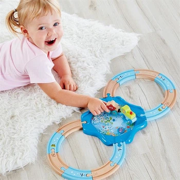 Игрушечная железная дорога Hape дерево 24х6х30 см разноцветная 15 элементов (701115)