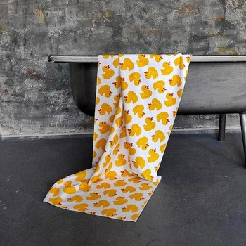 Пляжний рушник великий з принтом Уточки