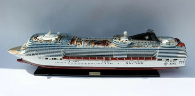 Модель корабля MSC Fantasia круизный лайнер
