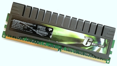 Игровая оперативная память Patriot Genesis DDR2 2Gb 800MHz PC2 6400U CL5 (PGS24G6400ELK) Б/У