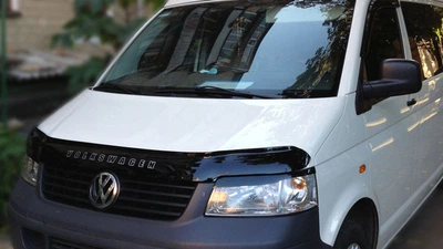 Дефлектор капота Volkswagen T5 2003-2009 с логотипом Vip Tuning