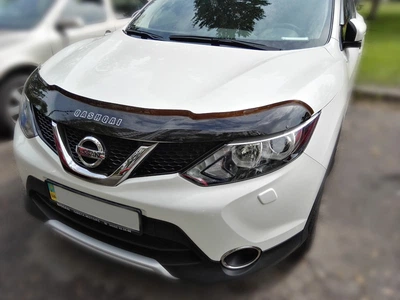 Дефлектор капота Nissan Qashqai 2014-2017 с логотипом Vip Tuning