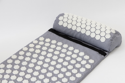 Масажний килимок Аплікатор Кузнєцова + валик масажер для спини/шиї/голови OSPORT Lotus Mat EcoPro (apl-022) Сіро-білий