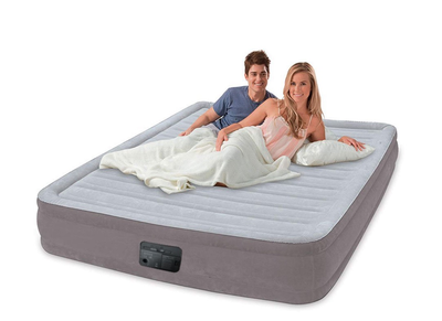 Двуспальная надувная кровать для дома матрас Intex Comfort-Plush со встроенным электронасосом Серая 152х203х32 см (IP-167910)