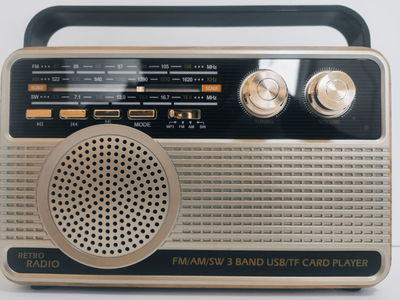 Аккумуляторный радиоприемник с пультом и Bluetooth радио Kemai Retro (MD-506BT)