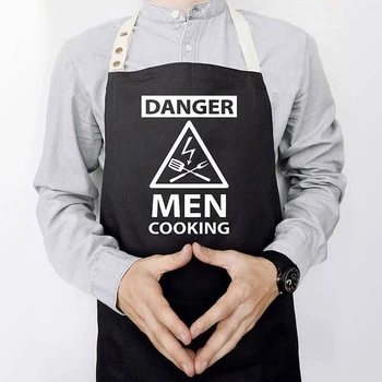 Фартух кухонний з написом Danger men cooking чорний