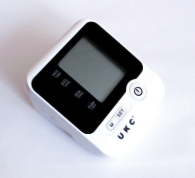 Тонометр автоматический UKC BL-8034 8 Вт LCD black/white