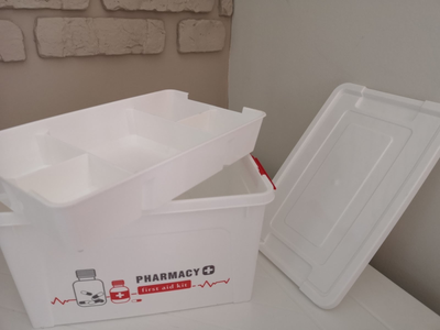 Контейнер Алеана Smart Box із органайзером "Аптечка" 3,5 л для зберігання медикаментів білий