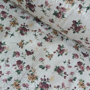 Ткань скатертная Super Textiles ш. 147 см жаккардовая с букетиками роз на кремовом фоне пог.м. (1736)