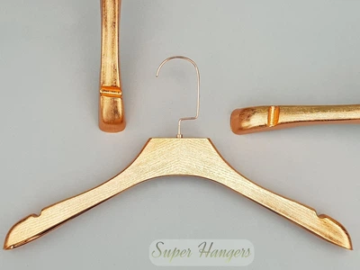 Плечики вешалки Hanger 40 см пластмассовые широкие под дерево медного цвета