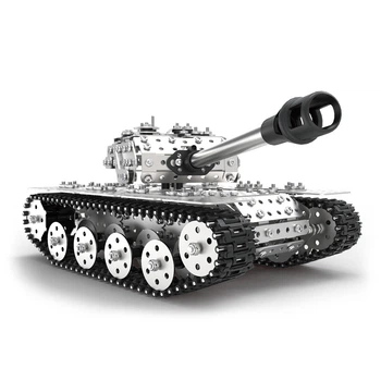 Металлический конструктор Steel World «Танк» 930 деталей