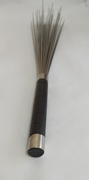 Железный веник с нержавейки для масажа BIGмагазин на 62 прутика диаметром 2 мм с кожаной ручкой